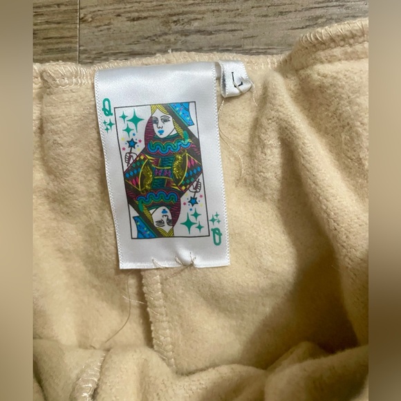 Queen of Sparkles Shorts Embellished Size Large Beige Multicolor Comfort Party - Picture 4 of 7